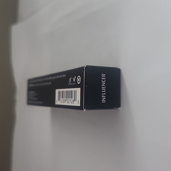 Lune + Aster Vitamin C &E Lip Gloss Influencer - Picture 3 of 5